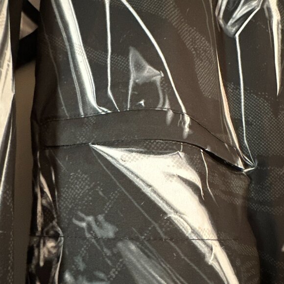 Nike Shield Flash Reflective Running Jacket Steet Sleek Techwear - Picture 3 of 10